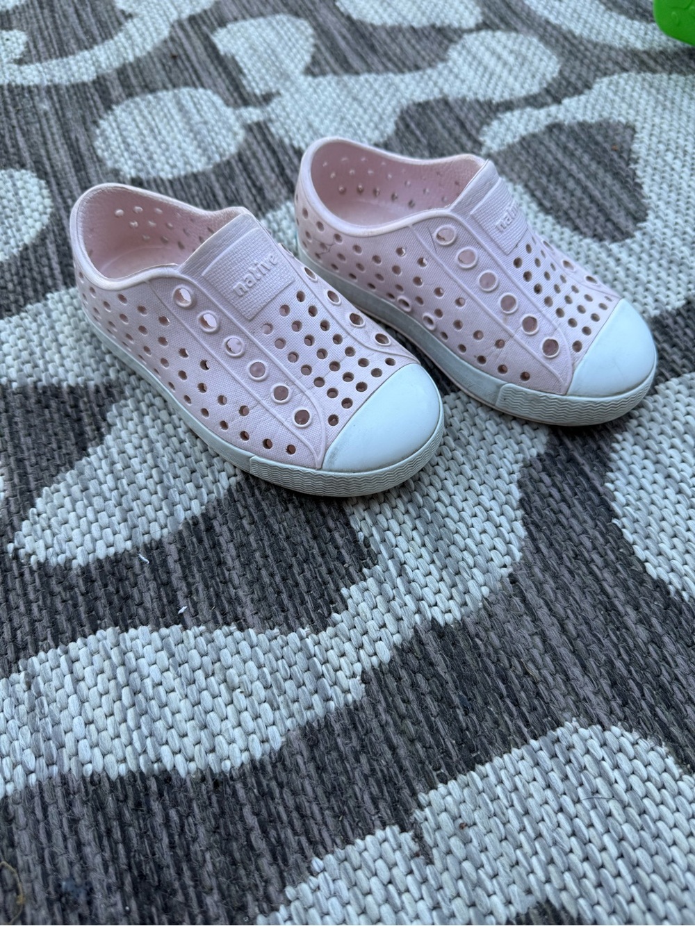 Native Kids Water Shoes in Pale Pink with White Toe